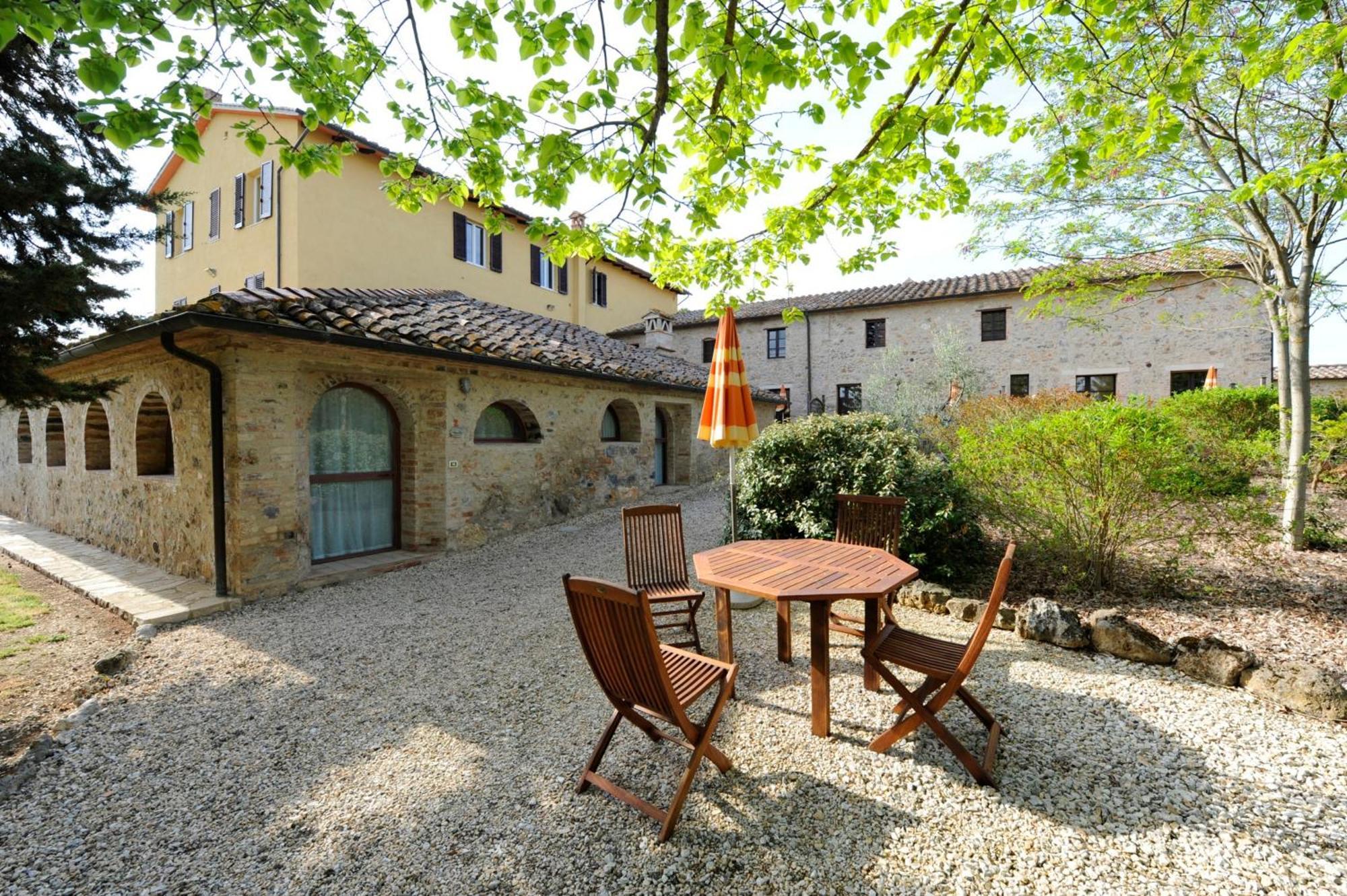 Villa Fattoria Agriturismo Nerbona Casole dʼElsa Exterior foto